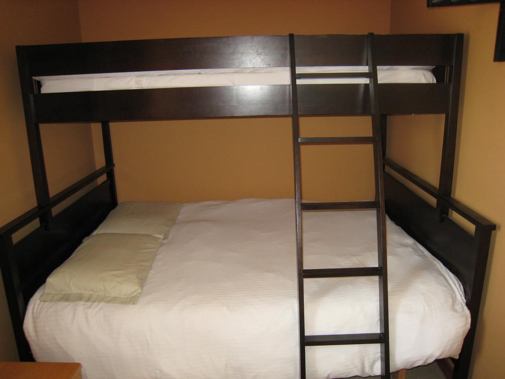 Poppi'S Guesthouse Revelstoke Room photo